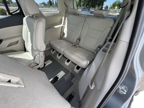 Used 2022 GMC Acadia Denali w/ Denali Ultimate Package image 34