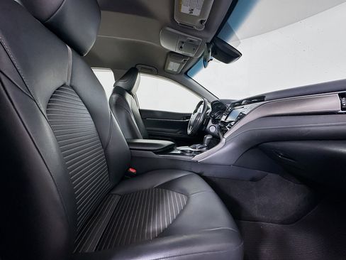 Used 2018 Toyota Camry SE image 28