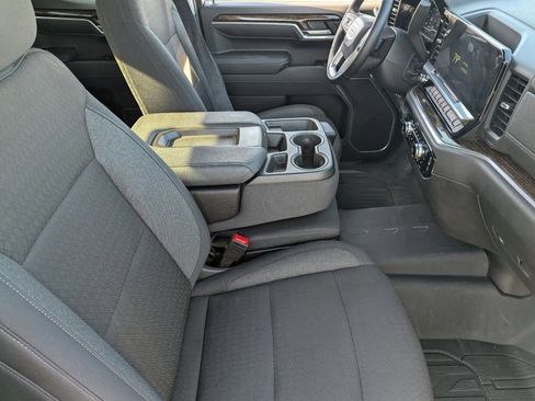Used 2024 GMC Sierra 1500 SLE image 12