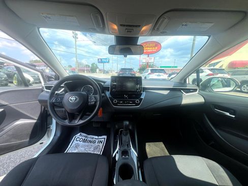 Used 2020 Toyota Corolla LE image 23