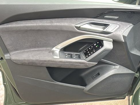 New 2025 Audi SQ5 Prestige image 12