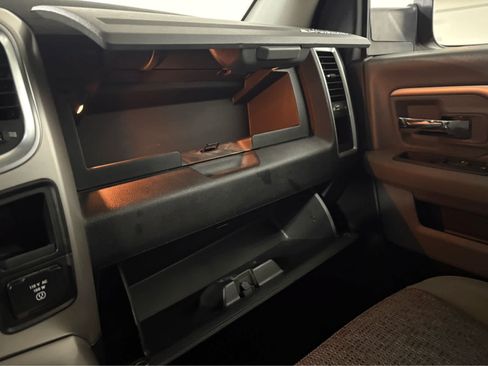 Used 2018 RAM 1500 Big Horn AWD/4WD image 28