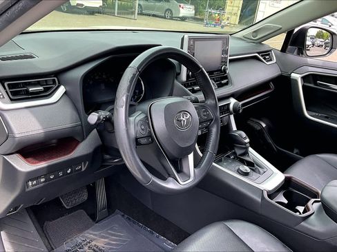 Certified 2020 Toyota RAV4 Limited image 17