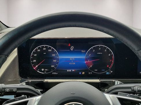Used 2025 Mercedes-Benz GLA 250 image 18