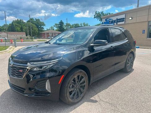 Used 2023 Chevrolet Equinox RS FWD image 1