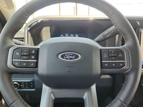 New 2026 Ford F250 Lariat w/ Black Appearance Package AWD/4WD image 19