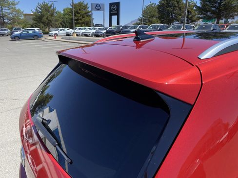 Certified 2023 Volkswagen Taos SE w/ Panoramic Sunroof Package FWD image 25