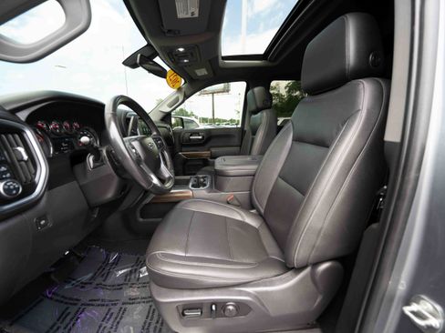 Used 2021 Chevrolet Silverado 1500 RST w/ Convenience Package II AWD/4WD image 9