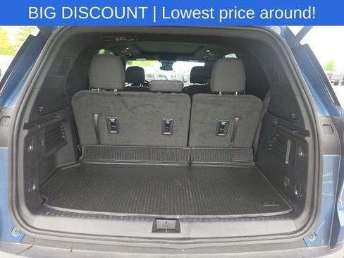 Used 2024 Chevrolet Traverse LT w/ LPO, Floor Liner Package FWD image 12