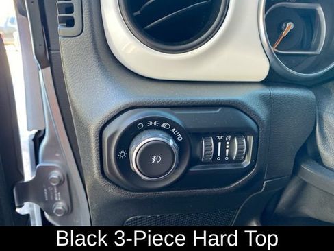 Used 2021 Jeep Wrangler Unlimited Sport AWD/4WD image 24