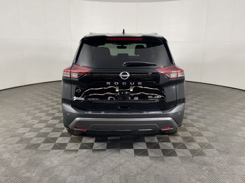 Used 2023 Nissan Rogue SL w/ SL Premium Package image 4