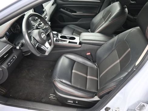 Used 2024 Nissan Altima 2.5 SR FWD image 21