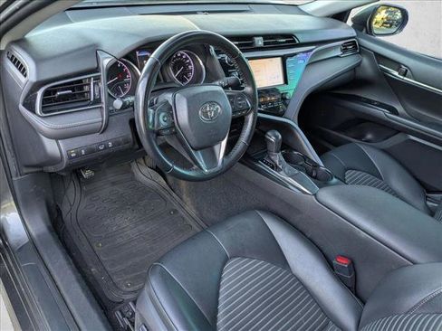 Used 2019 Toyota Camry SE image 10