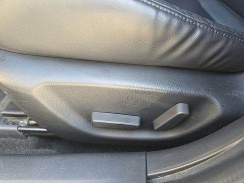Used 2018 MAZDA MAZDA3 Touring FWD image 11