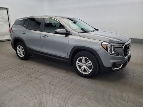 Used 2024 GMC Terrain SLE AWD/4WD image 11