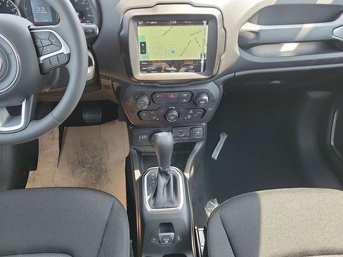 New 2023 Jeep Renegade Latitude image 11