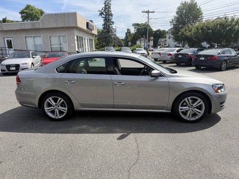 Used 2014 Volkswagen Passat 1.8T SE FWD image 8