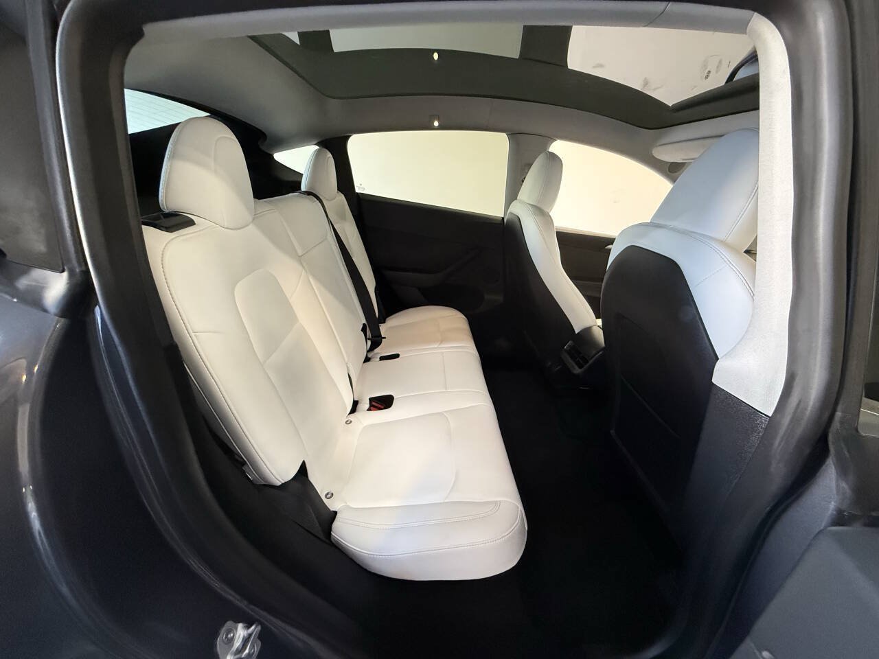 Used 2023 Tesla Model Y Performance AWD/4WD image 27