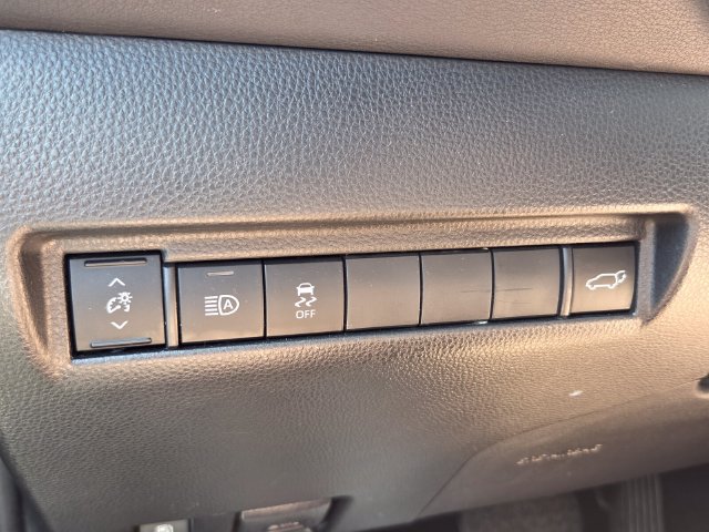 Used 2023 Toyota Venza Nightshade AWD/4WD image 32