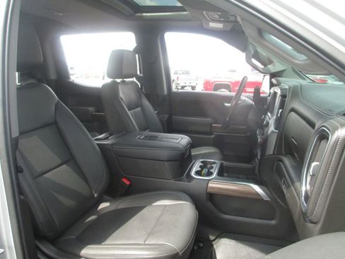 Used 2021 Chevrolet Silverado 1500 LT Trail Boss w/ Convenience Package II AWD/4WD image 24