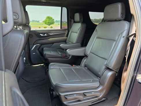 Used 2022 GMC Yukon XL Denali w/ Denali Premium Package AWD/4WD image 23
