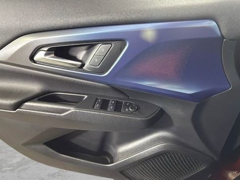 Used 2025 Chevrolet Equinox EV LT w/ Convenience Package image 26