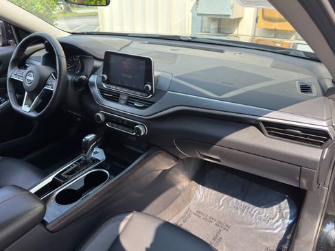 Used 2023 Nissan Altima 2.5 SR FWD image 13