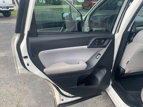 Used 2017 Subaru Forester 2.5i Premium AWD/4WD image 27