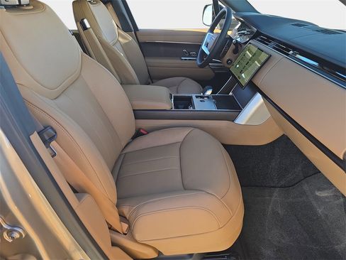 New 2026 Land Rover Range Rover SE image 10