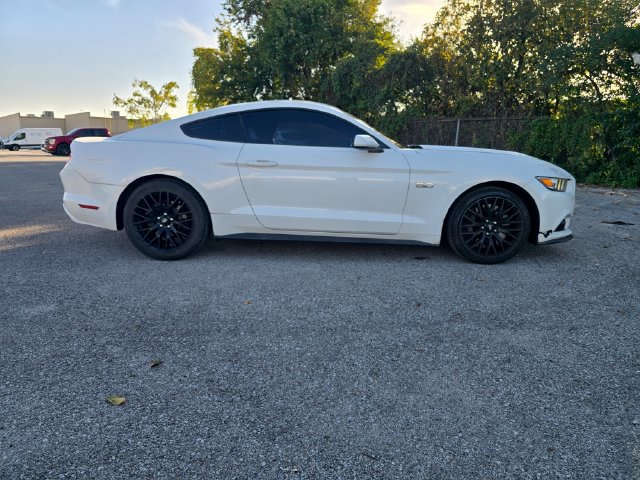 Used 2017 Ford Mustang GT w/ GT Performance Package RWD image 2