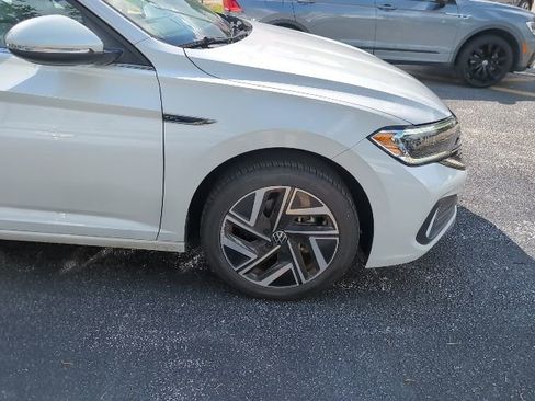 Used 2023 Volkswagen Jetta SEL FWD image 7