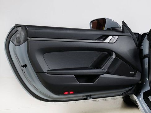 Used 2024 Porsche 911 Carrera image 32