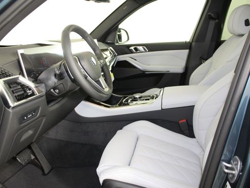 New 2026 BMW X5 xDrive50e image 24