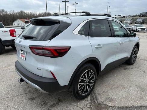 Used 2025 Ford Escape SE w/ PHEV Premium Package FWD image 7