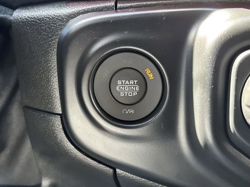Certified 2019 Jeep Wrangler Unlimited Rubicon AWD/4WD image 29