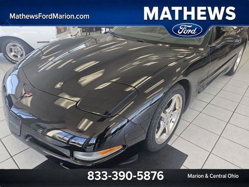 Used 2001 Chevrolet Corvette Convertible w/ Preferred Equipment Group2 RWD image 1