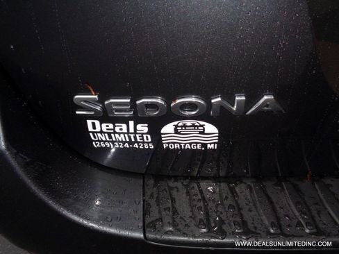 Used 2016 Kia Sedona LX w/ LX Essentials Premium Package image 5