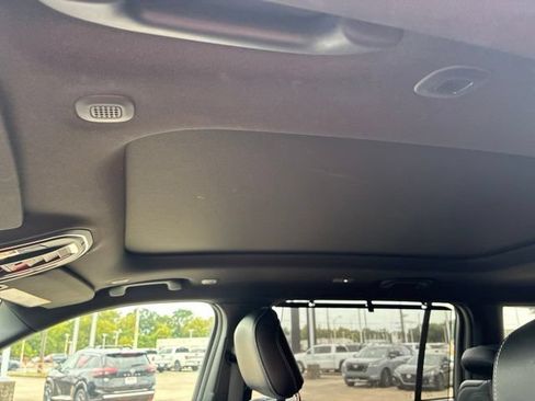 Used 2025 Jeep Grand Cherokee L Limited w/ Luxury Tech Group II RWD image 17