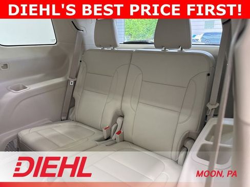 Used 2022 GMC Acadia Denali w/ Denali Ultimate Package AWD/4WD image 15