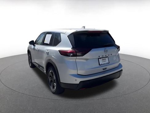 Used 2025 Nissan Rogue SV FWD image 11