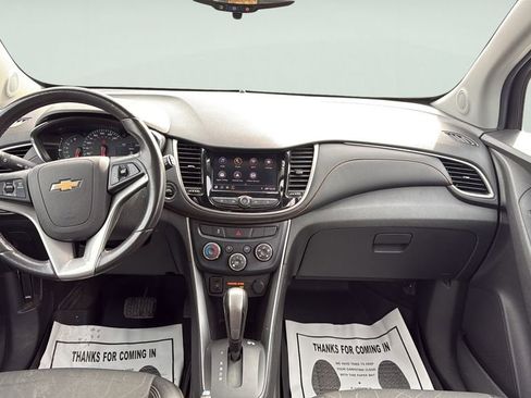 Used 2020 Chevrolet Trax LT w/ Redline Edition image 13