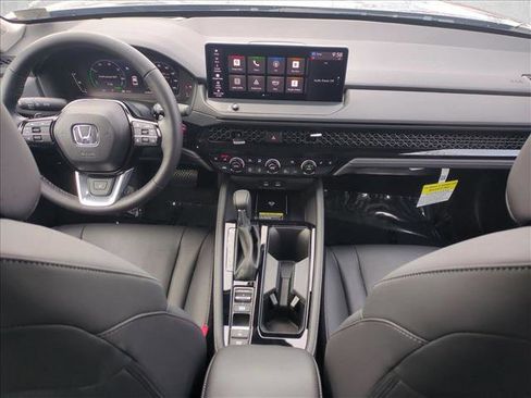 Used 2025 Honda Accord Touring image 18