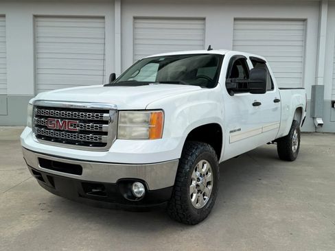 Used 2012 GMC Sierra 2500 SLE w/ SLE Preferred Package AWD/4WD image 1