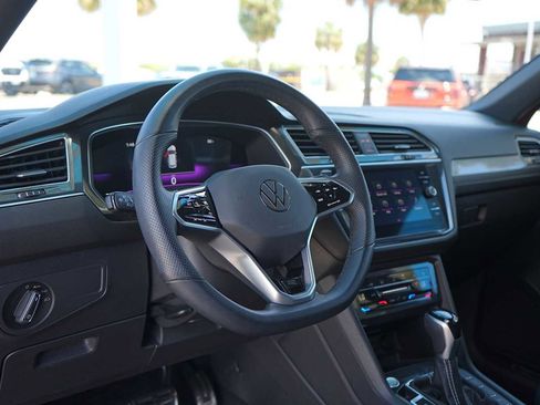 Used 2024 Volkswagen Tiguan SE R-Line FWD image 2