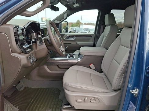 New 2026 Chevrolet Silverado 3500 LTZ w/ LTZ Premium Package image 11