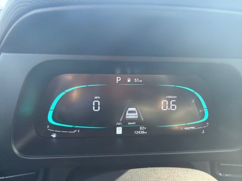 Used 2025 Hyundai Elantra Sport FWD image 11