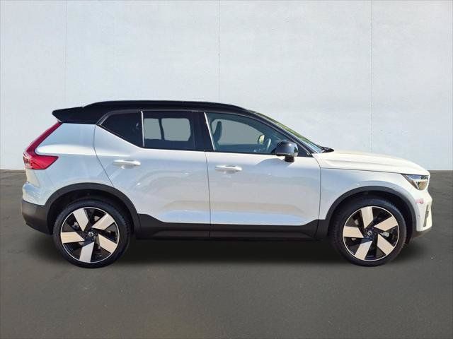 Certified 2023 Volvo XC40 Recharge Ultimate AWD/4WD image 4