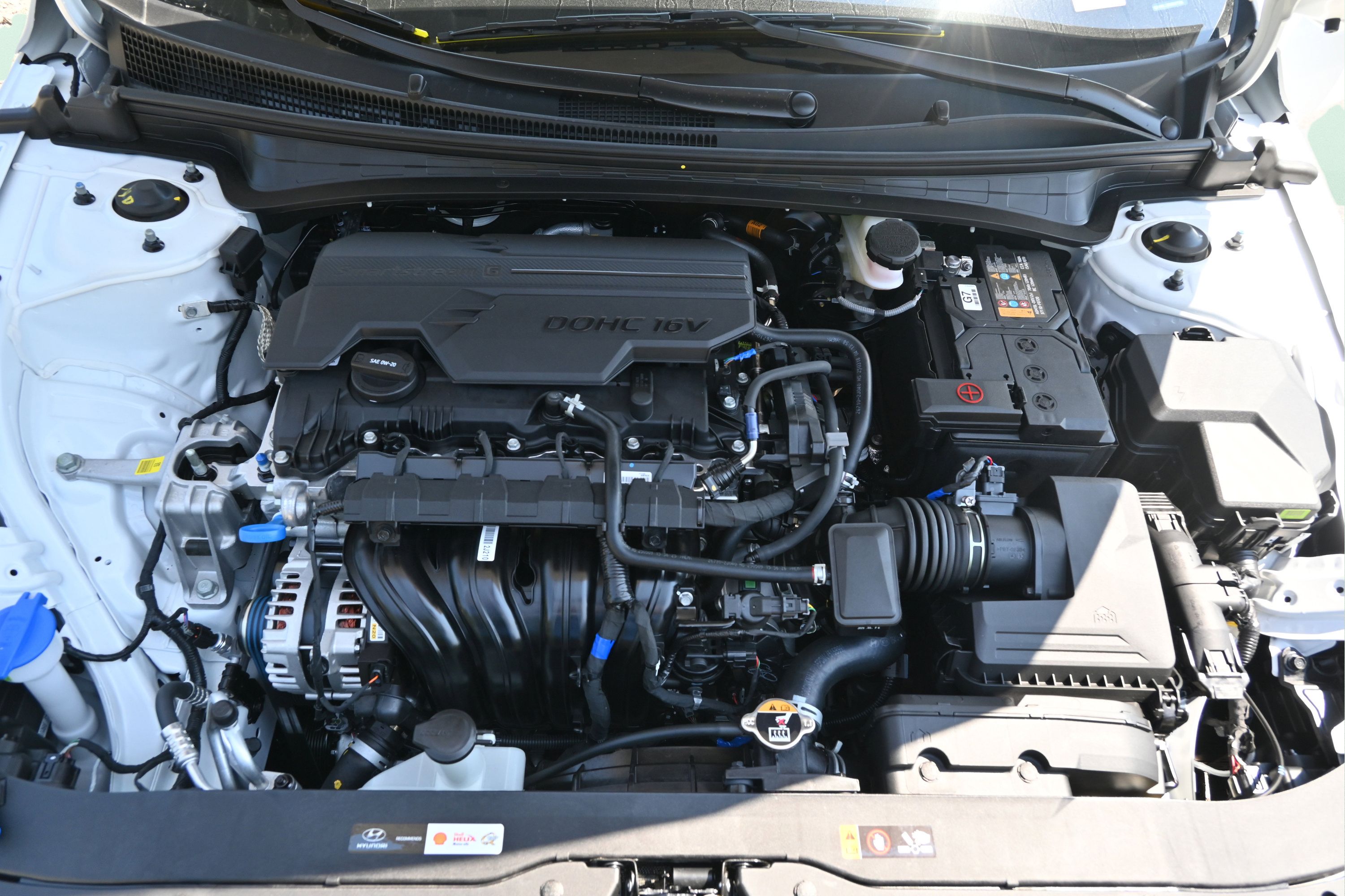 Certified 2025 Hyundai Elantra SE FWD image 13