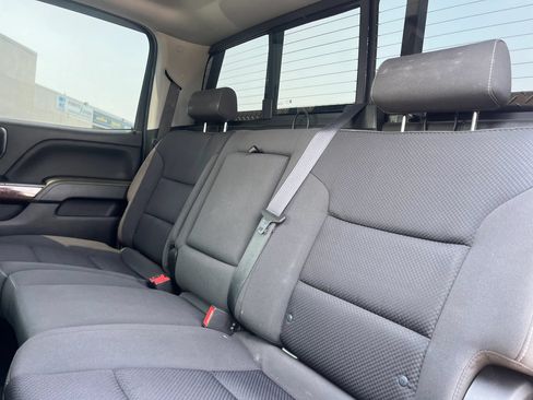 Used 2018 GMC Sierra 2500 SLE w/ HD SLE Preferred Plus Package AWD/4WD image 17