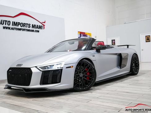 Used 2018 Audi R8 V10 w/ Carbon Exterior Package AWD/4WD image 91